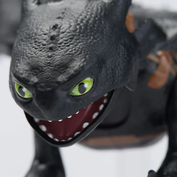 How to Train Your Dragon Toothless Ultimate Plasma Blast Light-Up Action Figure with Sound - Image 5