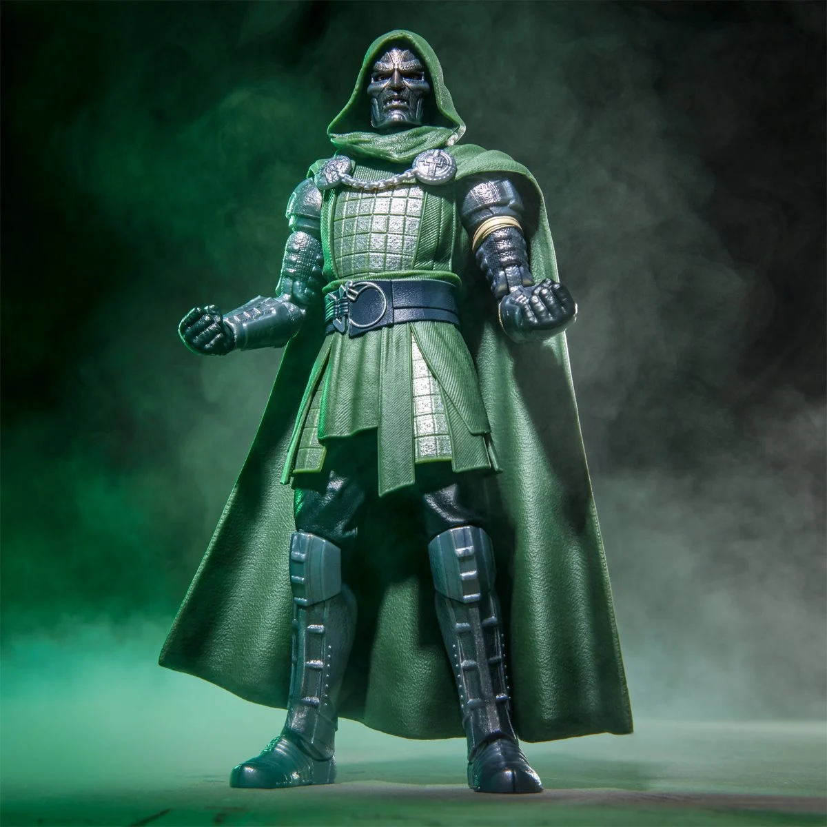 Avengers Doomsday Marvel Legends Series Doctor Doom 6-Inch Action Figure - Image 3
