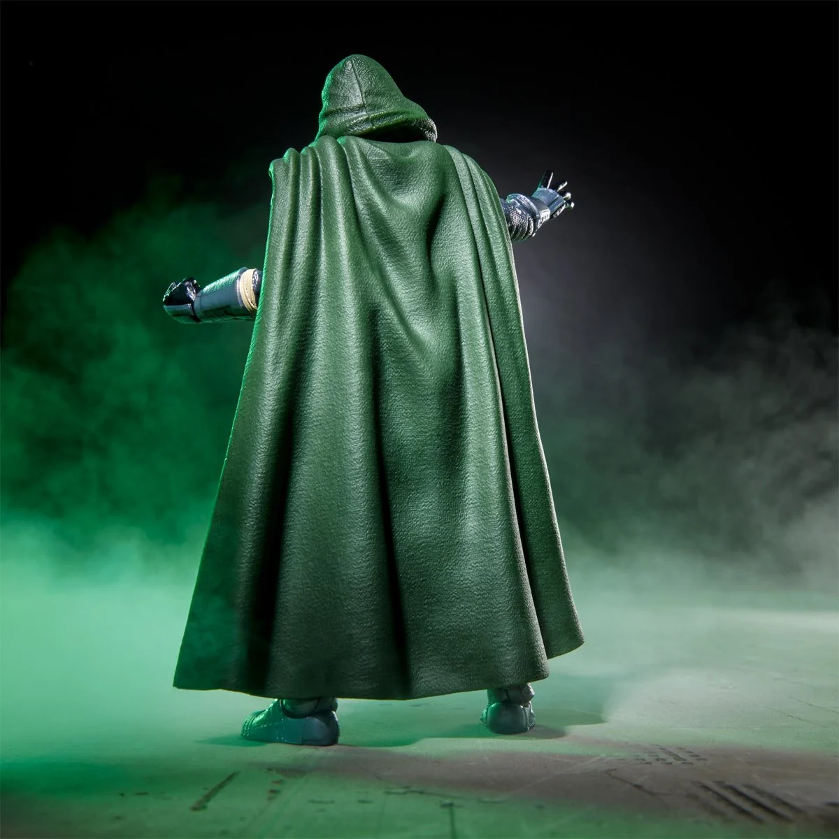 Avengers Doomsday Marvel Legends Series Doctor Doom 6-Inch Action Figure - Image 5