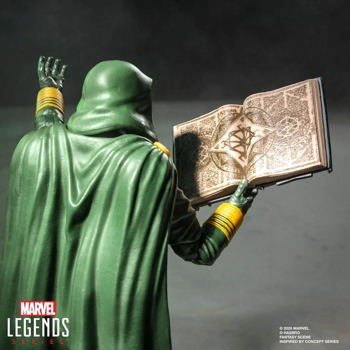 Avengers: Doomsday Marvel Legends Lord Doom 6-Inch Action Figure - Image 7